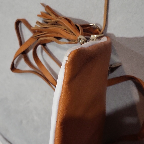 Vera Pelle Italy Leather Crossbody Bag - Picture 12 of 14